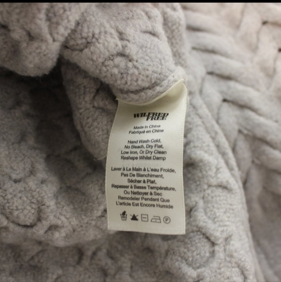 WILFRED Aritzia Woven 100% Wool Turtleneck Sweater - Picture 6 of 7